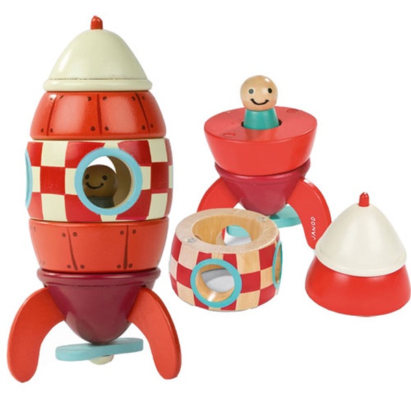 Kids Lifestyle: Astronaut Inspiration For Kids ➤ Discover the season's newest designs and inspirations for your kids. Visit us at www.circu.net/blog/ #KidsBedroomIdeas #CircuBlog #MagicalFurniture @CircuBlog